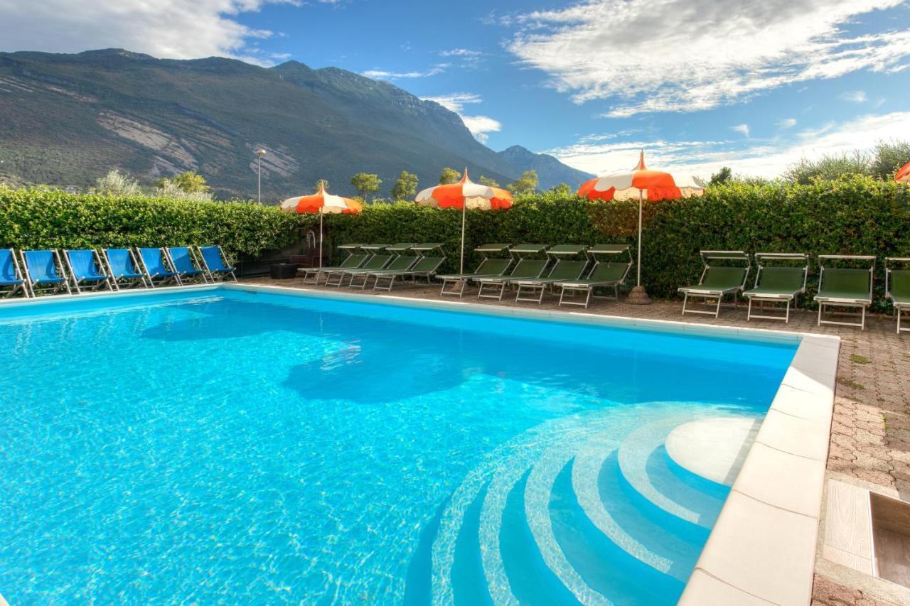 Hotel Roma Torbole Sul Garda Exterior photo